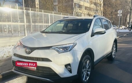 Toyota RAV4, 2016 год, 2 700 000 рублей, 5 фотография