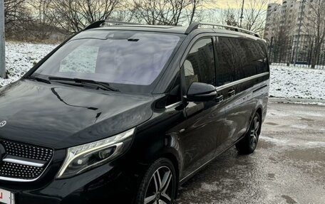 Mercedes-Benz V-Класс, 2017 год, 4 800 000 рублей, 2 фотография