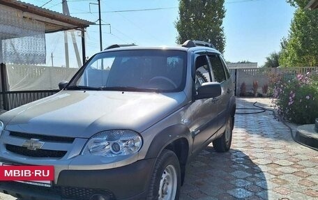 Chevrolet Niva I рестайлинг, 2012 год, 750 000 рублей, 5 фотография