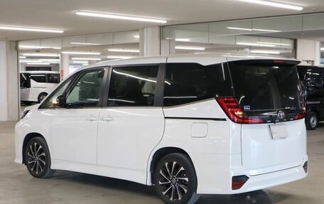 Toyota Noah, 2022 год, 2 887 000 рублей, 6 фотография