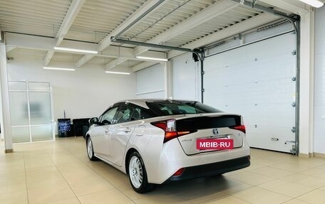 Toyota Prius IV XW50, 2019 год, 2 199 000 рублей, 4 фотография