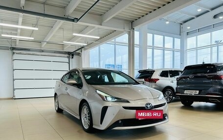 Toyota Prius IV XW50, 2019 год, 2 199 000 рублей, 8 фотография