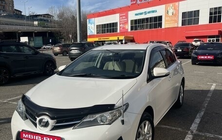 Toyota Auris II, 2013 год, 1 220 000 рублей, 2 фотография