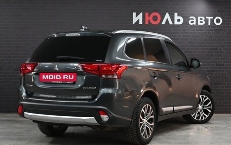 Mitsubishi Outlander III рестайлинг 3, 2017 год, 2 475 000 рублей, 6 фотография