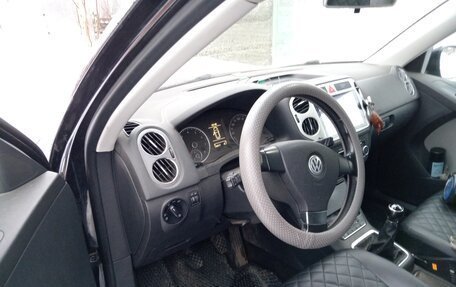 Volkswagen Tiguan I, 2010 год, 972 000 рублей, 2 фотография