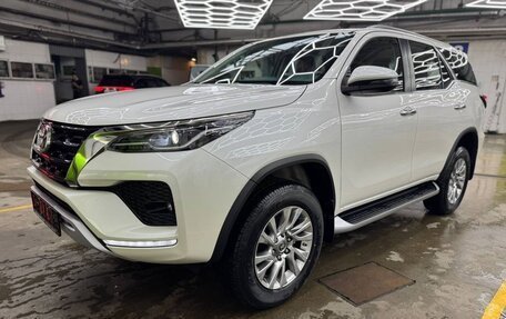 Toyota Fortuner II, 2021 год, 5 800 000 рублей, 2 фотография