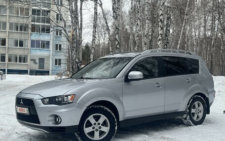 Mitsubishi Outlander III рестайлинг 3, 2010 год, 1 500 000 рублей, 2 фотография