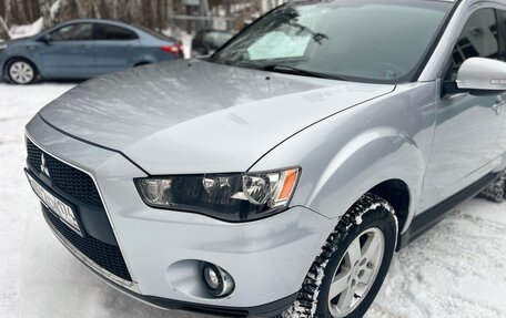 Mitsubishi Outlander III рестайлинг 3, 2010 год, 1 500 000 рублей, 11 фотография