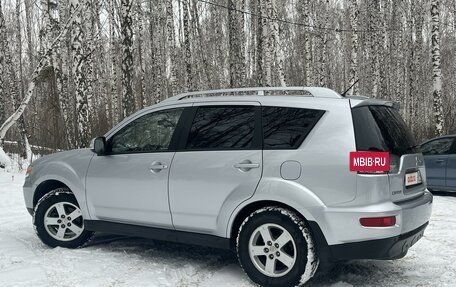 Mitsubishi Outlander III рестайлинг 3, 2010 год, 1 500 000 рублей, 25 фотография