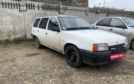 Opel Kadett E рестайлинг, 1988 год, 110 000 рублей, 2 фотография