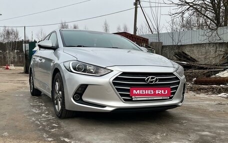 Hyundai Elantra VI рестайлинг, 2017 год, 1 300 000 рублей, 2 фотография