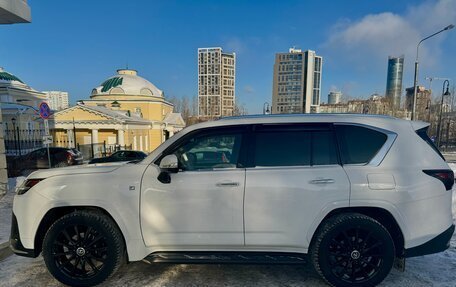 Lexus LX, 2023 год, 21 000 000 рублей, 4 фотография