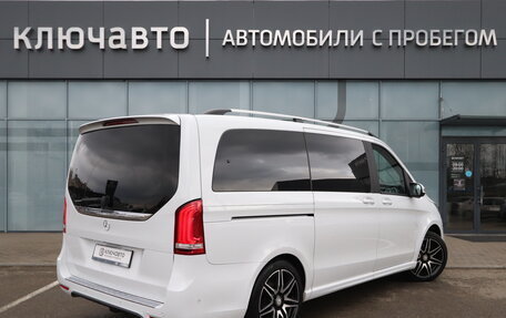 Mercedes-Benz V-Класс, 2017 год, 4 600 000 рублей, 2 фотография