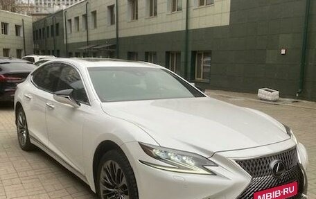 Lexus LS IV, 2018 год, 5 000 000 рублей, 3 фотография