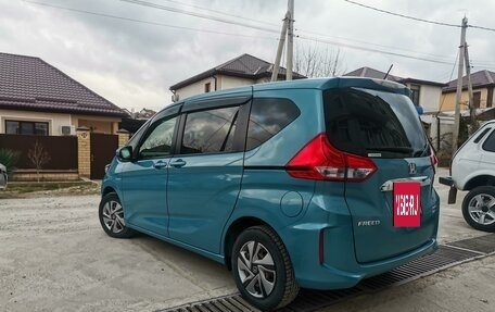 Honda Freed II, 2018 год, 1 790 000 рублей, 4 фотография