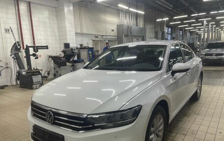 Volkswagen Passat B8 рестайлинг, 2020 год, 2 430 777 рублей, 1 фотография