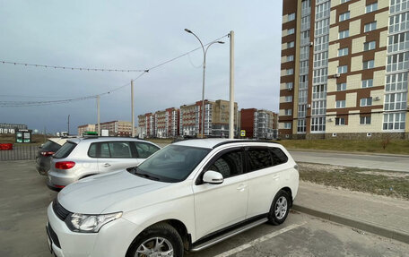 Mitsubishi Outlander III рестайлинг 3, 2013 год, 1 700 000 рублей, 3 фотография