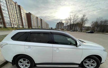 Mitsubishi Outlander III рестайлинг 3, 2013 год, 1 700 000 рублей, 4 фотография