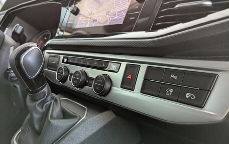 Volkswagen Multivan T6 рестайлинг, 2022 год, 14 687 850 рублей, 18 фотография