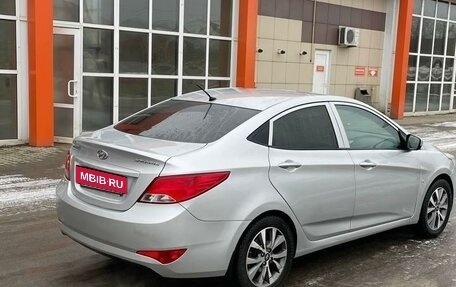 Hyundai Solaris II рестайлинг, 2015 год, 1 100 000 рублей, 6 фотография