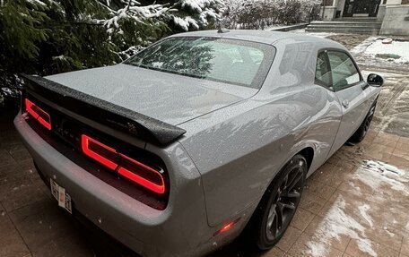 Dodge Challenger III рестайлинг 2, 2021 год, 6 600 000 рублей, 5 фотография