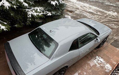 Dodge Challenger III рестайлинг 2, 2021 год, 6 600 000 рублей, 6 фотография