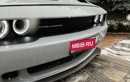 Dodge Challenger III рестайлинг 2, 2021 год, 6 600 000 рублей, 13 фотография