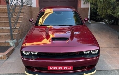 Dodge Challenger III рестайлинг 2, 2022 год, 5 899 999 рублей, 8 фотография