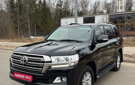 Toyota Land Cruiser 200, 2017 год, 5 400 000 рублей, 2 фотография