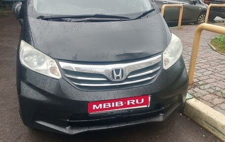 Honda Freed I, 2013 год, 1 400 000 рублей, 2 фотография