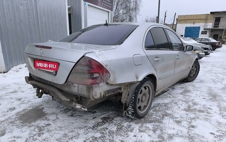 Mercedes-Benz E-Класс, 2004 год, 650 000 рублей, 3 фотография