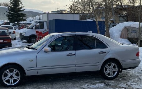 Mercedes-Benz E-Класс, 1995 год, 425 000 рублей, 4 фотография