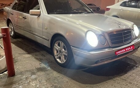 Mercedes-Benz E-Класс, 1995 год, 425 000 рублей, 9 фотография