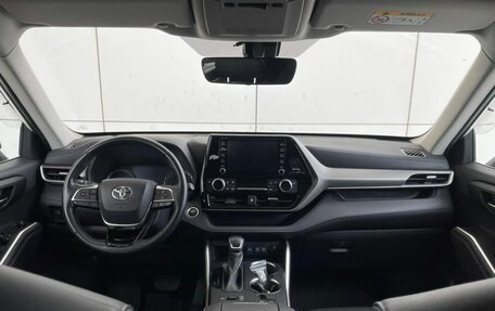 Toyota Highlander, 2020 год, 5 390 000 рублей, 17 фотография