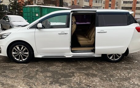 KIA Carnival III, 2016 год, 2 890 000 рублей, 4 фотография