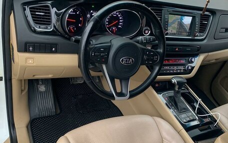 KIA Carnival III, 2016 год, 2 890 000 рублей, 8 фотография