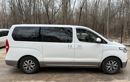 Hyundai H-1 II рестайлинг, 2019 год, 3 600 000 рублей, 4 фотография