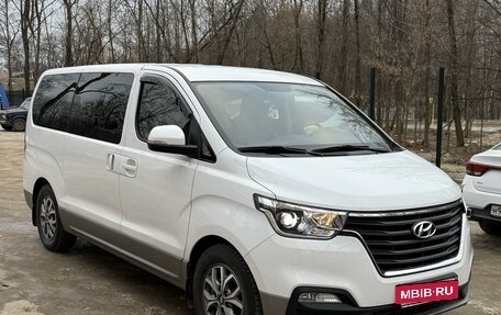 Hyundai H-1 II рестайлинг, 2019 год, 3 600 000 рублей, 2 фотография