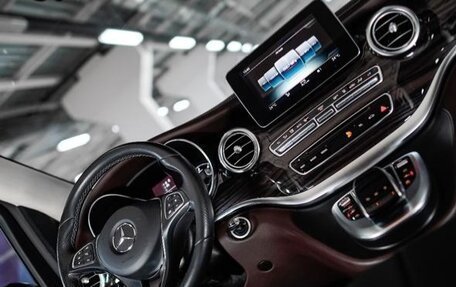 Mercedes-Benz V-Класс, 2019 год, 6 550 000 рублей, 3 фотография