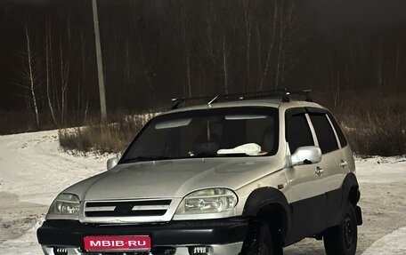 Chevrolet Niva I рестайлинг, 2003 год, 260 000 рублей, 1 фотография