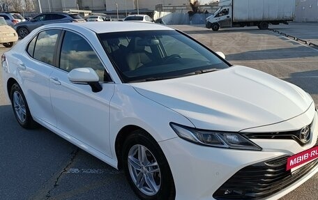 Toyota Camry, 2018 год, 2 950 000 рублей, 6 фотография