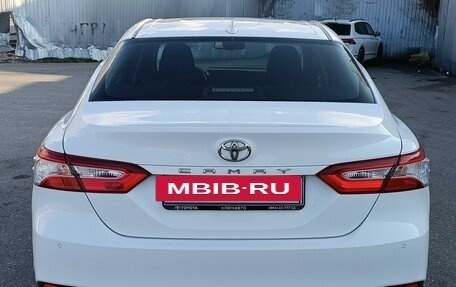 Toyota Camry, 2018 год, 2 950 000 рублей, 11 фотография