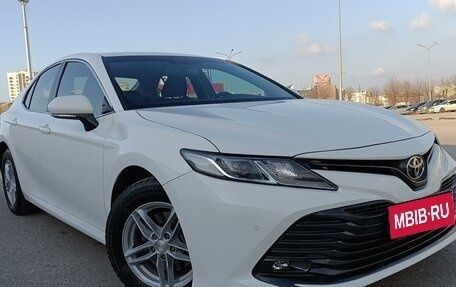 Toyota Camry, 2018 год, 2 950 000 рублей, 5 фотография