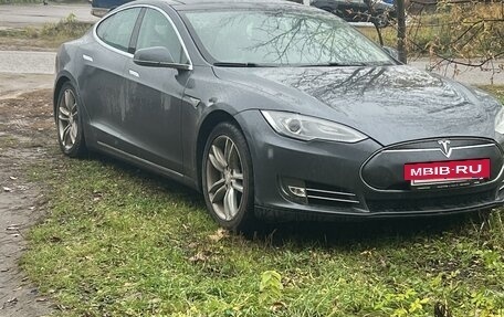 Tesla Model S I, 2013 год, 2 300 000 рублей, 2 фотография