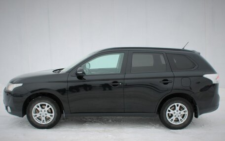 Mitsubishi Outlander III рестайлинг 3, 2013 год, 1 680 000 рублей, 4 фотография