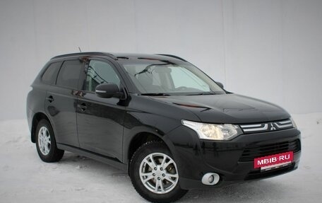 Mitsubishi Outlander III рестайлинг 3, 2013 год, 1 680 000 рублей, 3 фотография