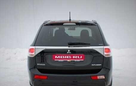 Mitsubishi Outlander III рестайлинг 3, 2013 год, 1 680 000 рублей, 6 фотография