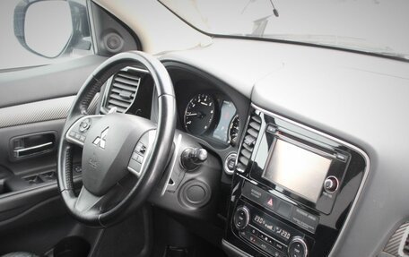 Mitsubishi Outlander III рестайлинг 3, 2013 год, 1 680 000 рублей, 12 фотография