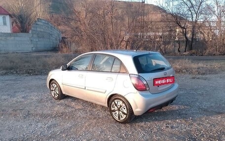 KIA Rio II, 2011 год, 560 000 рублей, 2 фотография