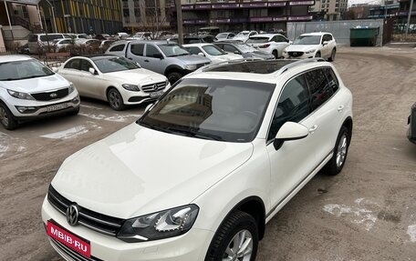 Volkswagen Touareg III, 2011 год, 2 400 000 рублей, 1 фотография